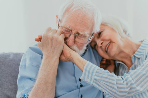 9 SIGNES QUI SUGGÈRENT QUE VOUS N’AVEZ PAS UNE RELATION COMPRÉHENSIVE AVEC VOTRE PARTENAIRE