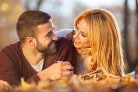 Pourquoi recourir à une agence matrimoniale à Lyon plutôt qu’à un site de rencontre ?