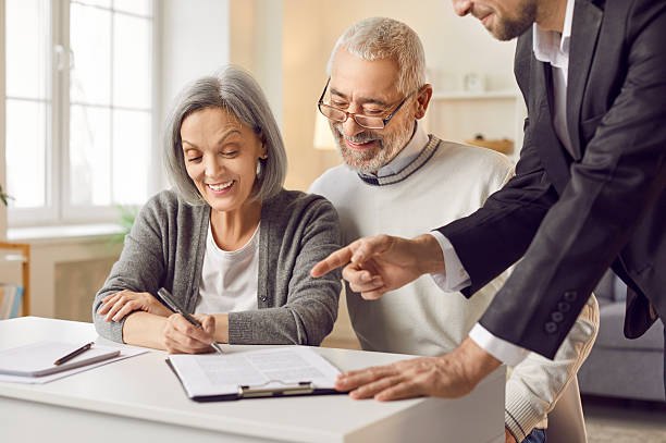 Agence matrimoniale à Annecy : 8 bénéfices puissants pour les seniors qui cherchent une relation stable
